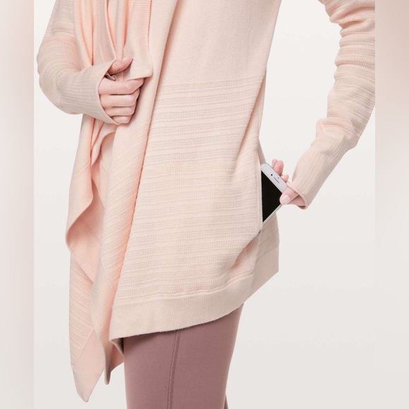 SOLD🚨LULULEMON✨GUC SILKY SOFT✨ Find Your Calm Wrap✨Chantilly✨Size 4 - Picture 4 of 16